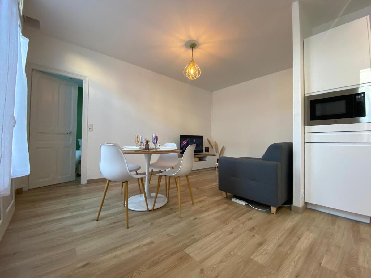 Luxueux Renove Avec Balcon & Garage Apartment *
